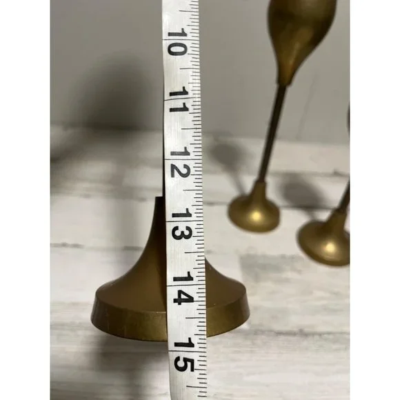 Set of three solid brass candlesticks - Picture 2 of 7